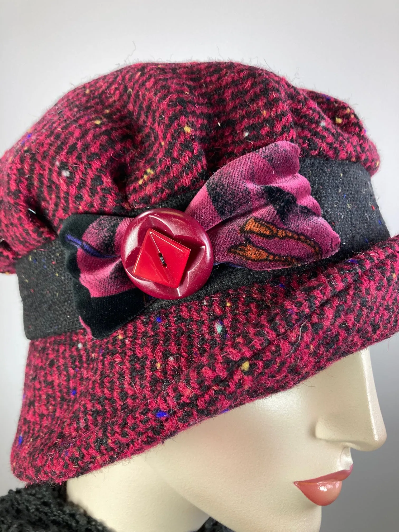 Downton Abbey Hat. Shabby chic hat. Black burgundy Cloche Hat. Winter bucket hat. Stylish small Hat. Womens Travel Hat. Great Gatsby Hat.