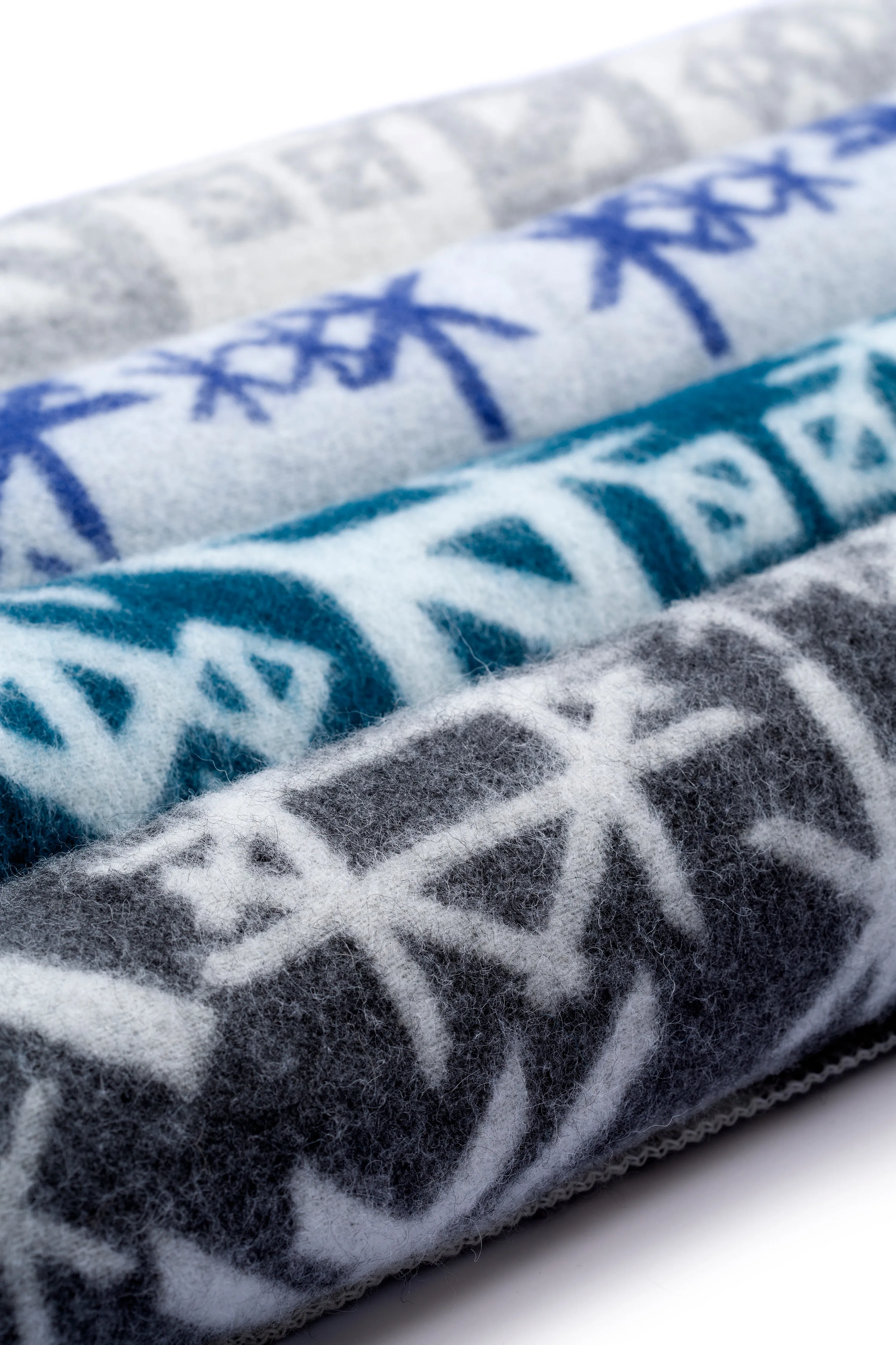 Nordic Strength Wool Blanket - Dark Grey