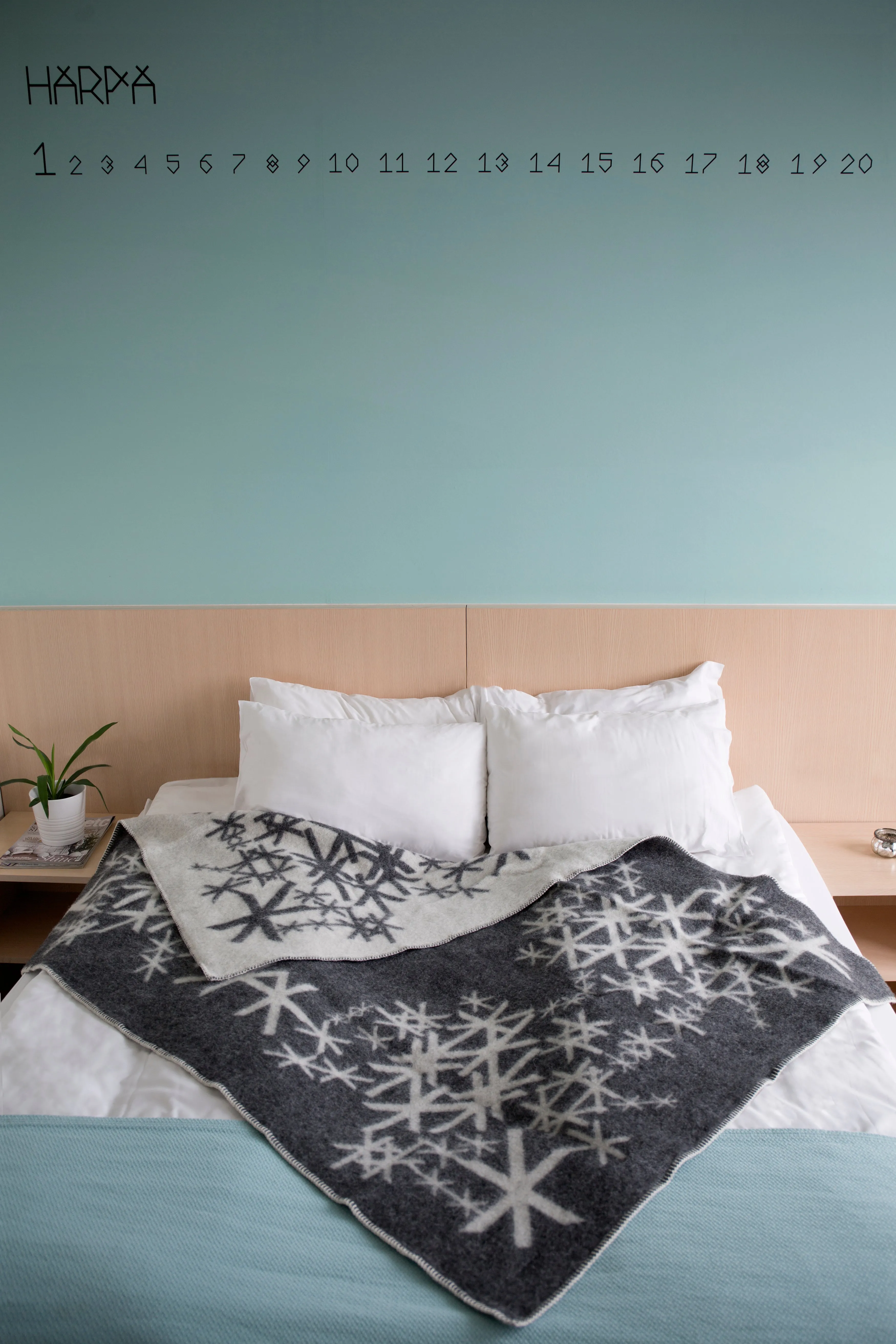 Nordic Strength Wool Blanket - Dark Grey