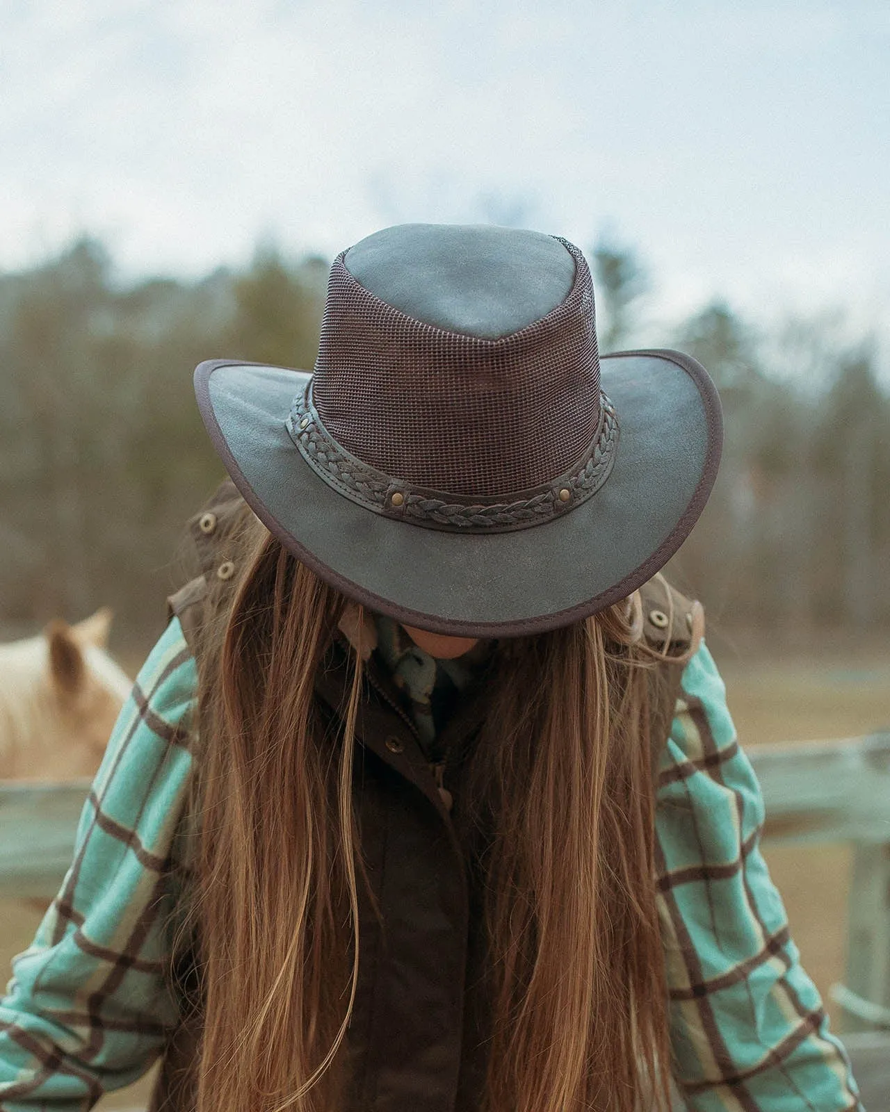 Wagga Wagga with Mesh Leather Hat